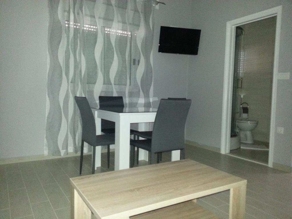 Beachside Apartments Znjan スプリト 部屋 写真